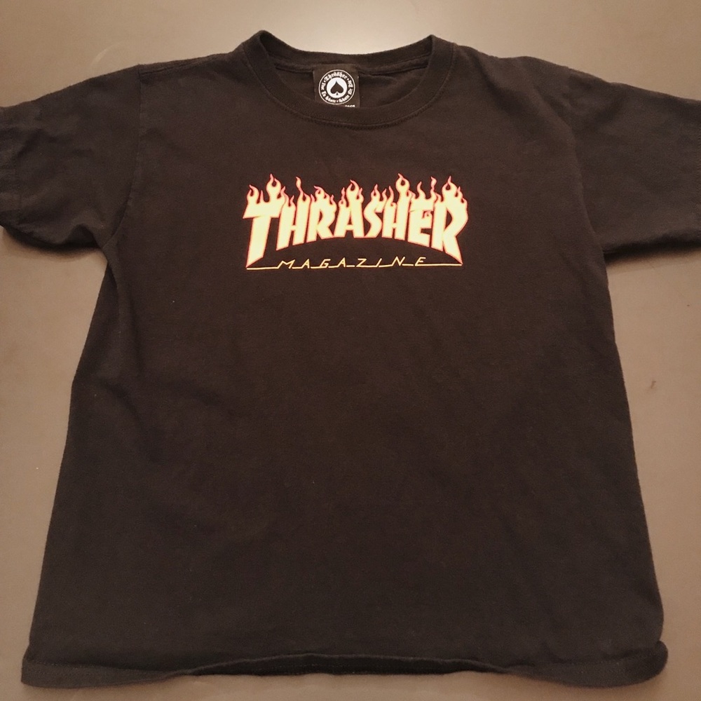 small thrasher black t-shirt (worn twice)